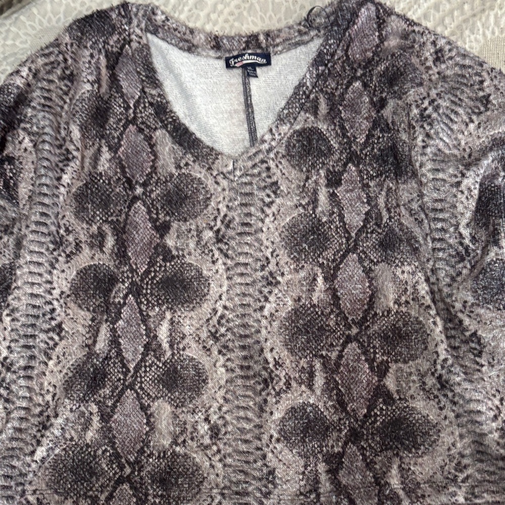 Free People Snakeskin Pattern Sweater in Gray and Black